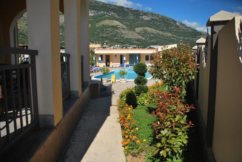 Vila Laguna Сутоморе Экстерьер фото